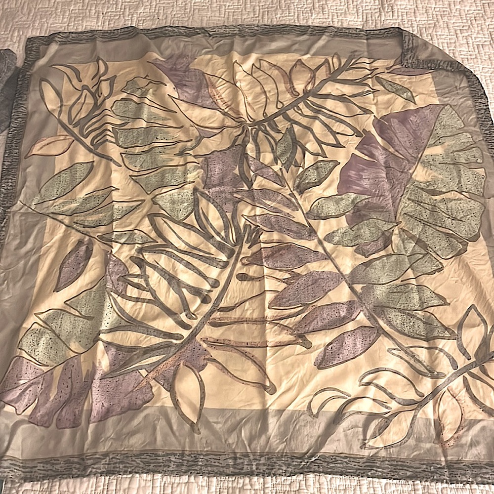 Liz Claiborne Tropical Scarf in Muted Green & Purple‎